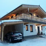 Apartchalet Sisi- Including Leogang Card Apartment Saalfelden